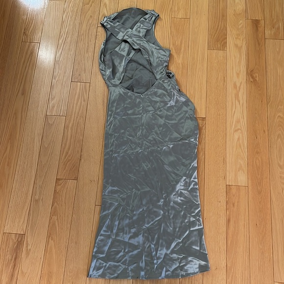 Sage green satin midi dress with criss cross straps - Picture 2 of 2